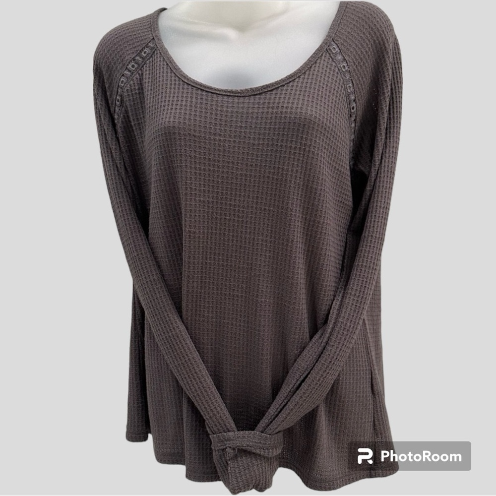 Lucky Brand Long Sleeve Waffle Top Grey Taupe size Medium